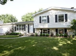 4102 Roslyn Rd, Downers Grove, IL 60515