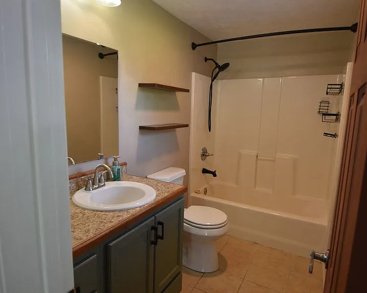 226 Walnut St — Photo 11