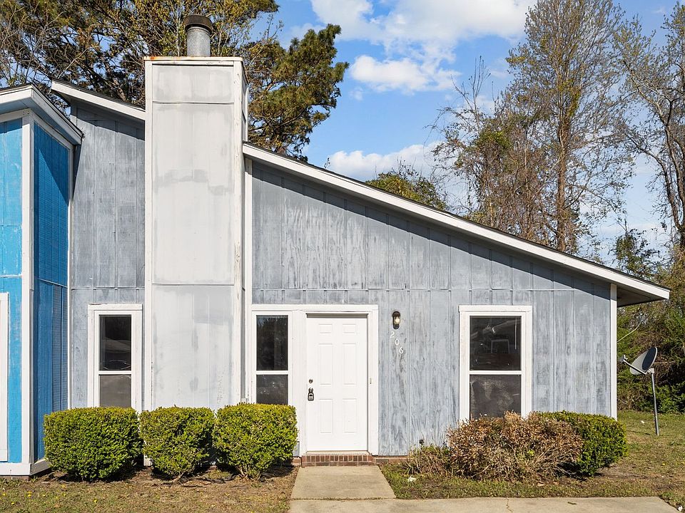 1st image of 206 Tamarack Ct