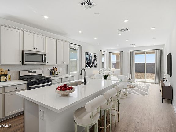 4th image of 3023 E Villa Avenue