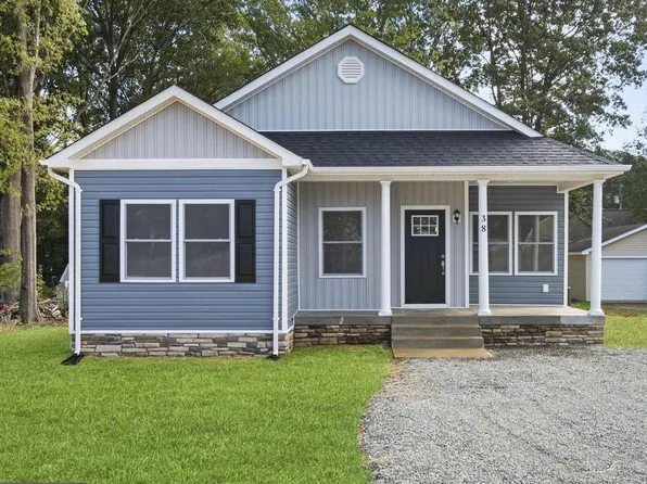 1440 Lakeview Dr, Colonial Beach, VA 22443