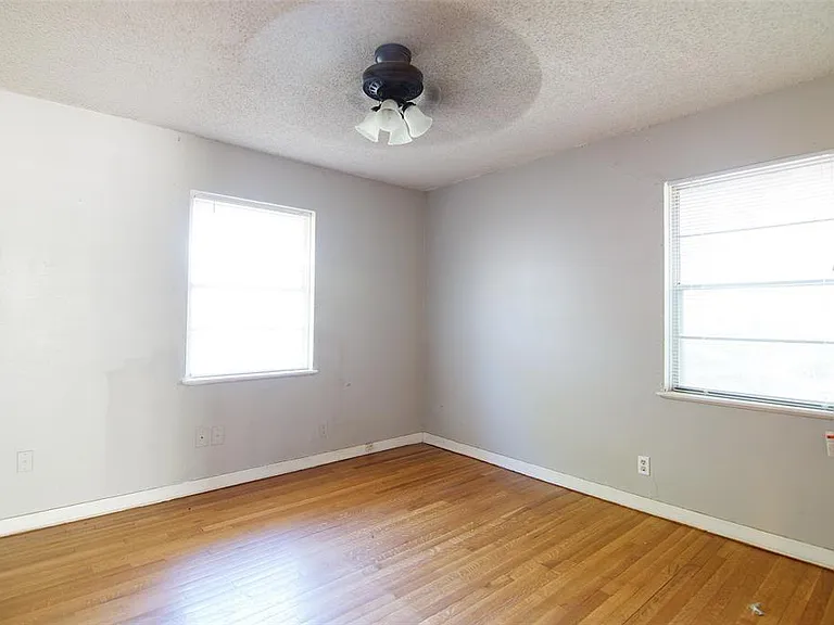 4048 Newshire Dr — Photo 8