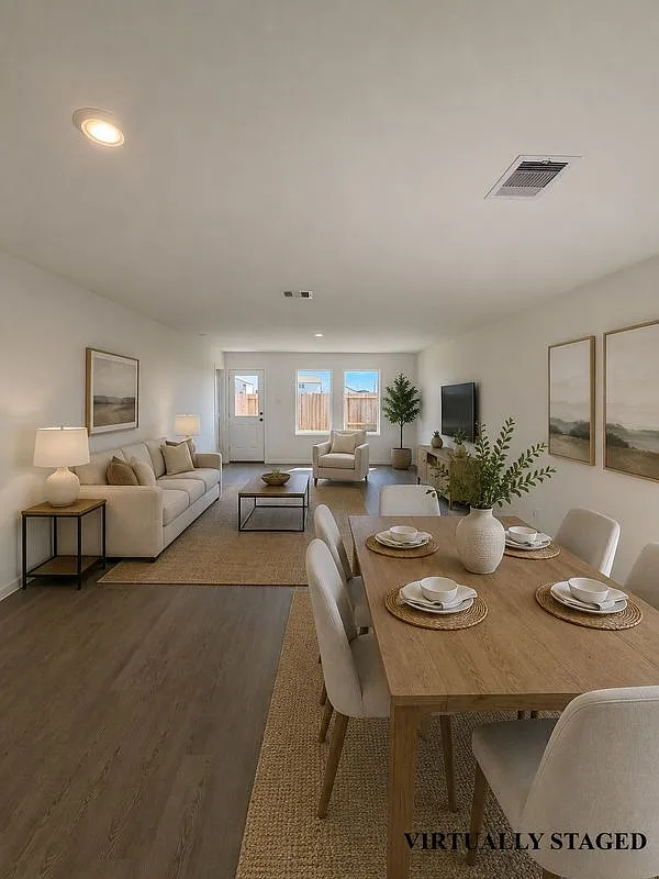 4 bed, 2.0 bath, 1600 sqft, $1,800 — Photo 3