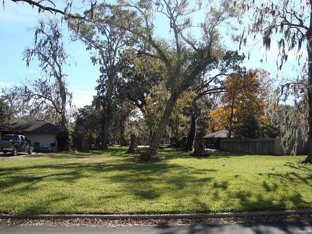 1st image of 221 Canterbury Dr