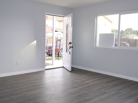 2nd image of 155 Cypress Dr #B