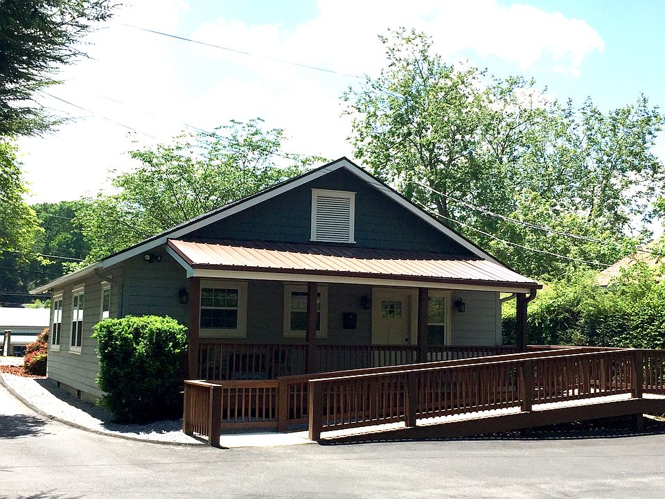 2nd image of 1085 N Main St