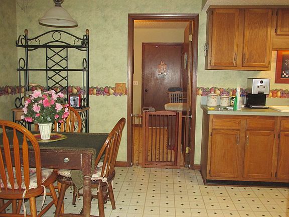 3rd image of 2726 Pheasant Ct W