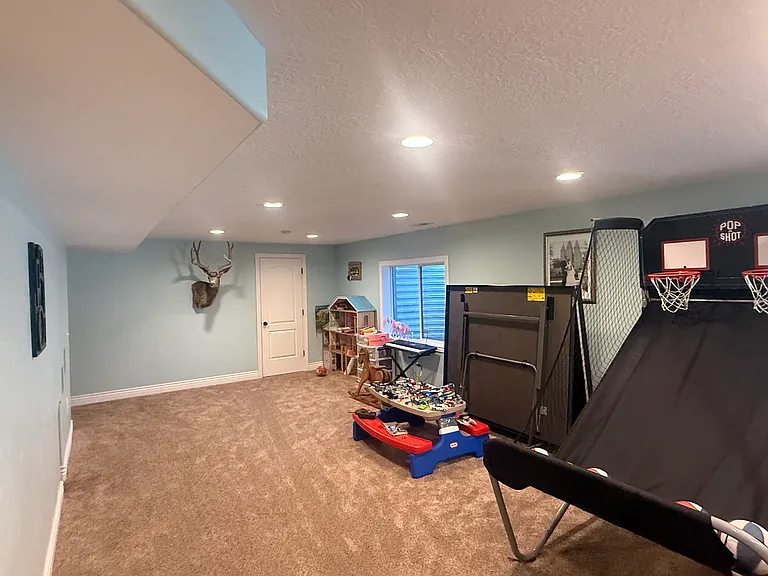 254 N Constitution Dr W — Photo 26