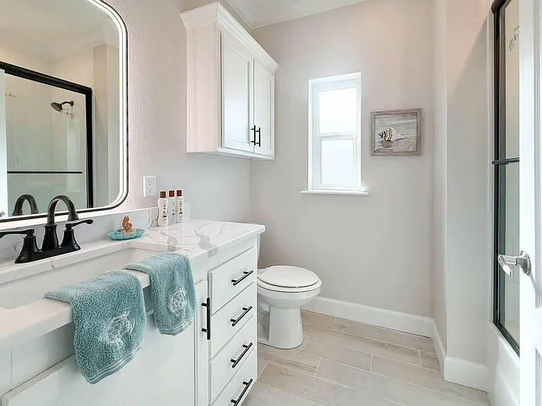 453 NE Indian River Dr — Photo 11