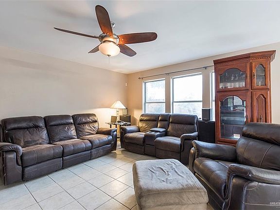 2nd image of 3913 Drury Dr