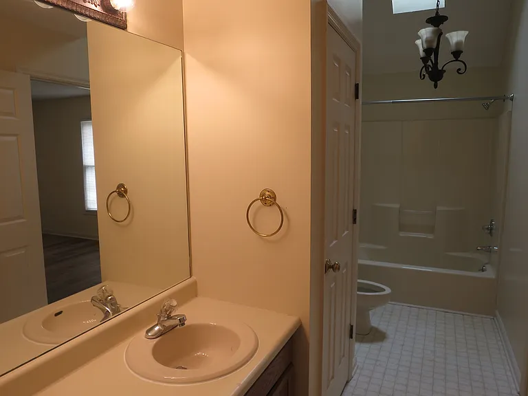 441 Eagle Brook Dr — Photo 11