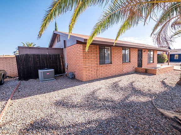 4th image of 1047 ACACIA Drive