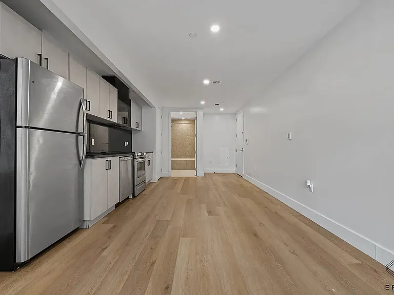 2045 Ocean Ave #502 — Photo 11