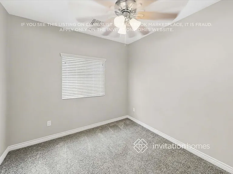 327 S Travis — Photo 17