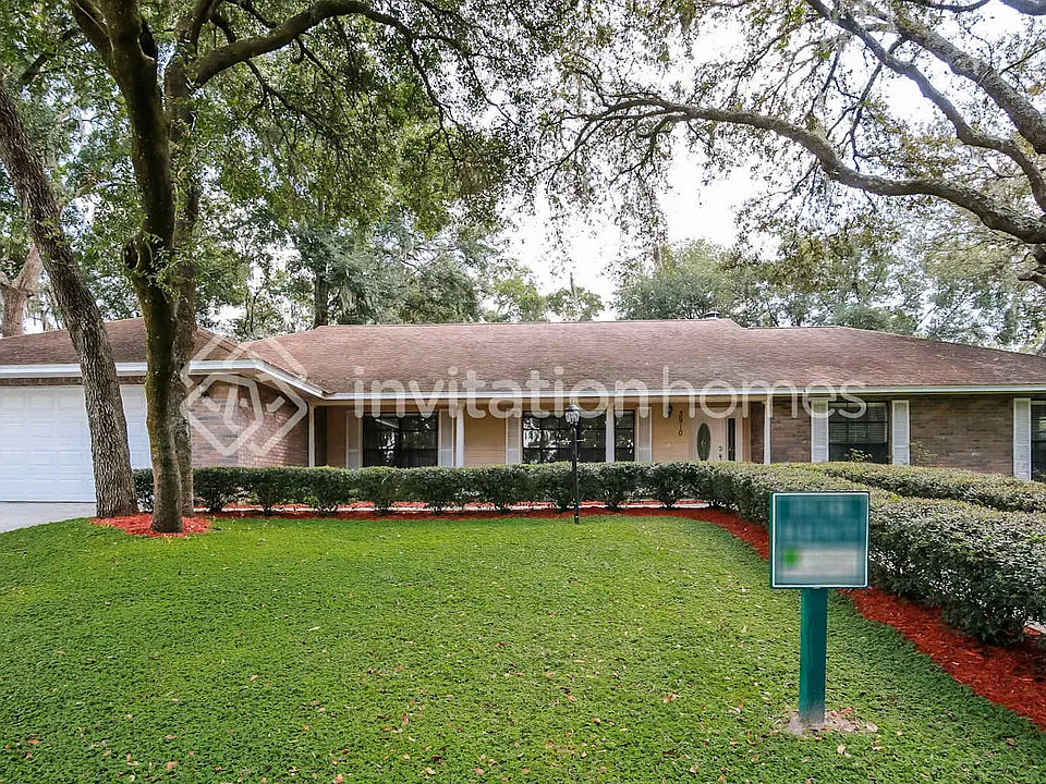 3910 Buttonwood Ct