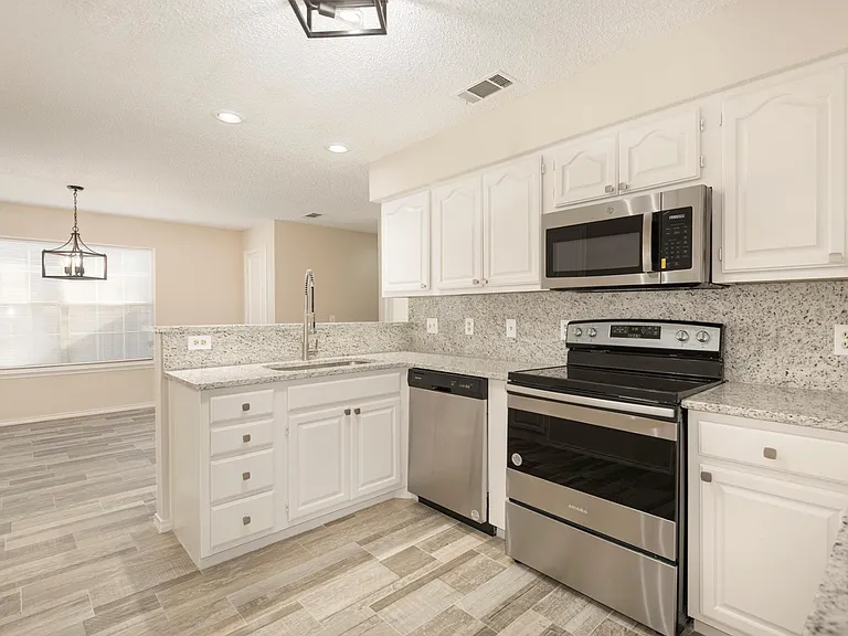 3600 Hilltop Ln — Photo 8