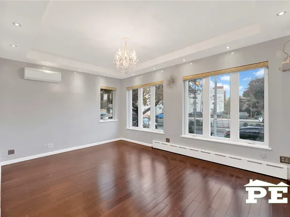 3222 Kings Highway image 2 of 28