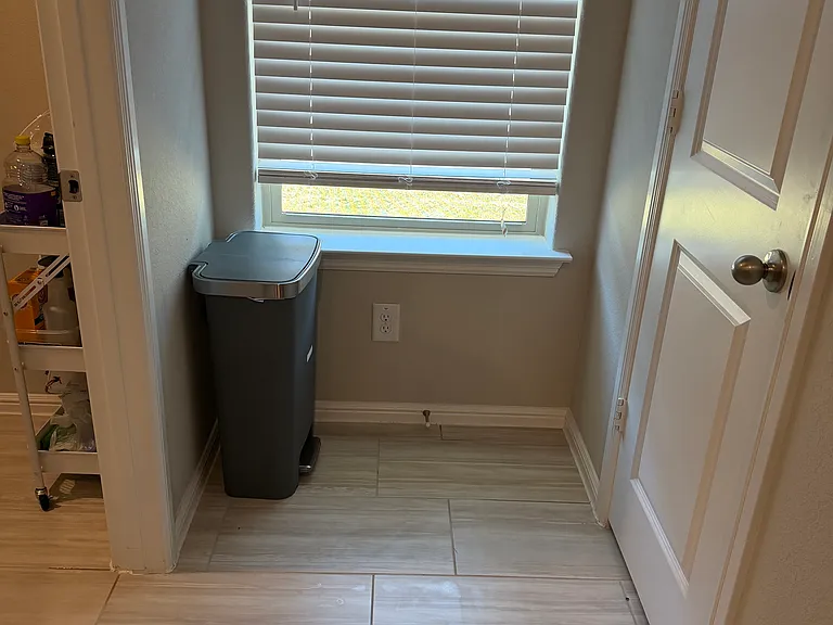 16413 Severn Ln — Photo 19