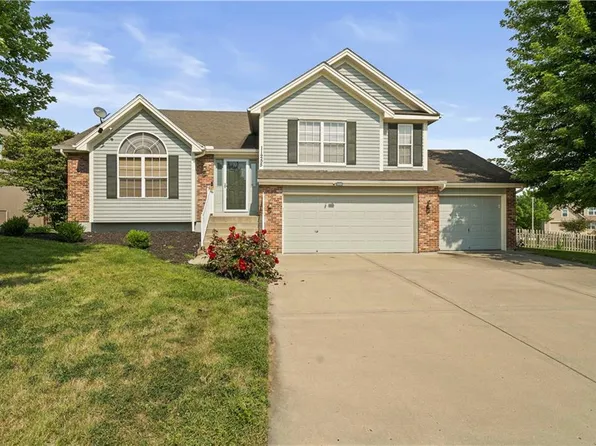 11255 N Holly St, Kansas City, MO 64155