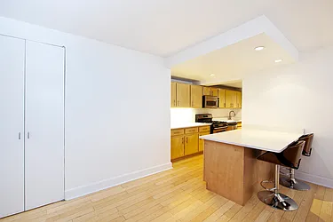 Rented by R New York