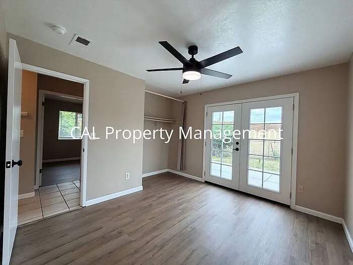 421 Michael Cir — Photo 14