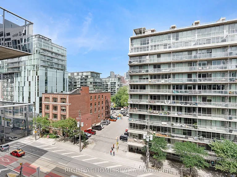 60 Bathurst St #610 — Photo 11