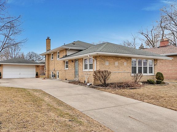 3rd image of 4133 W 100th St