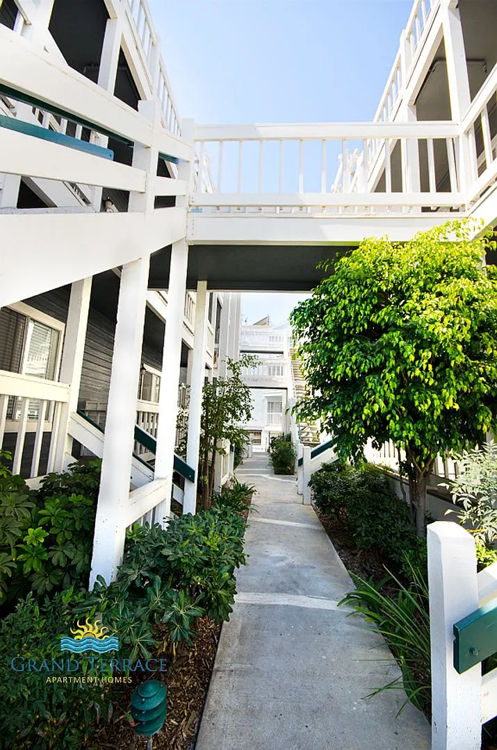 The Grand Terrace Apartments — Photo 4