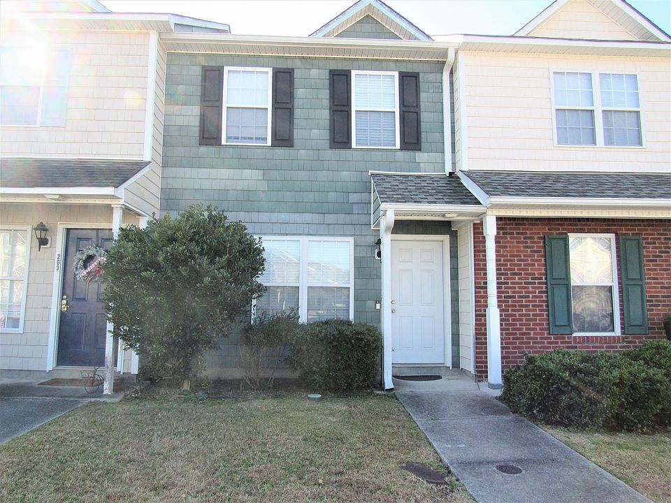 1st image of 205 Ashwood Dr