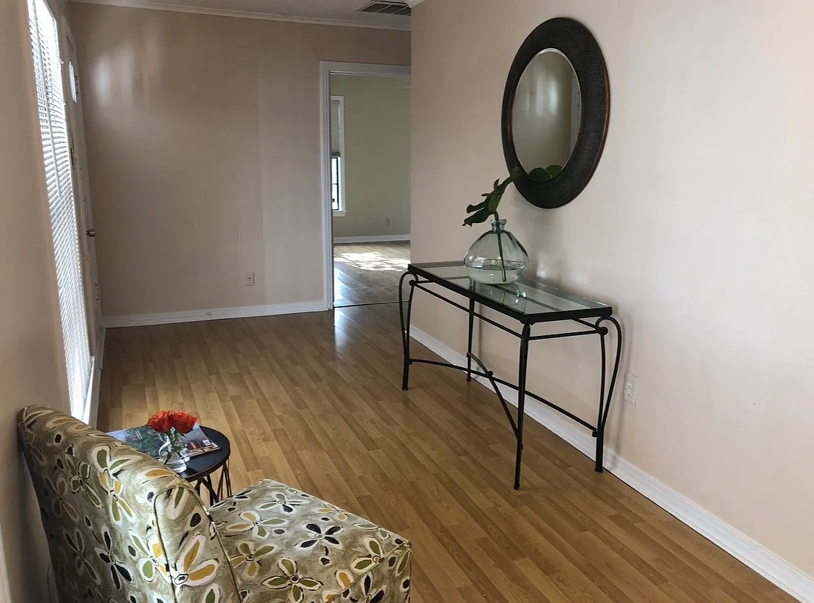 4 bed, 2.5 bath, 1627 sqft, $3,100 — Photo 4