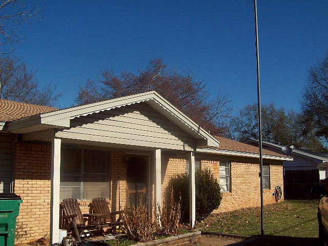 1st image of 119 Clover Ln