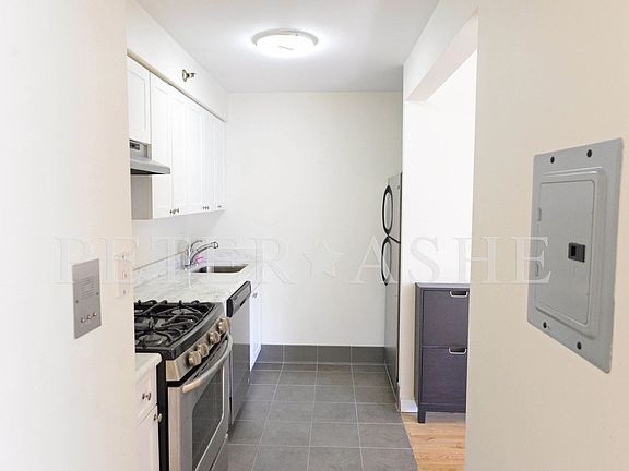 5th image of 138 E 112th St APT 3F