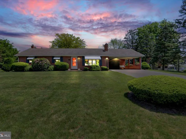 306 Wendy Dr, Fayetteville, PA 17222