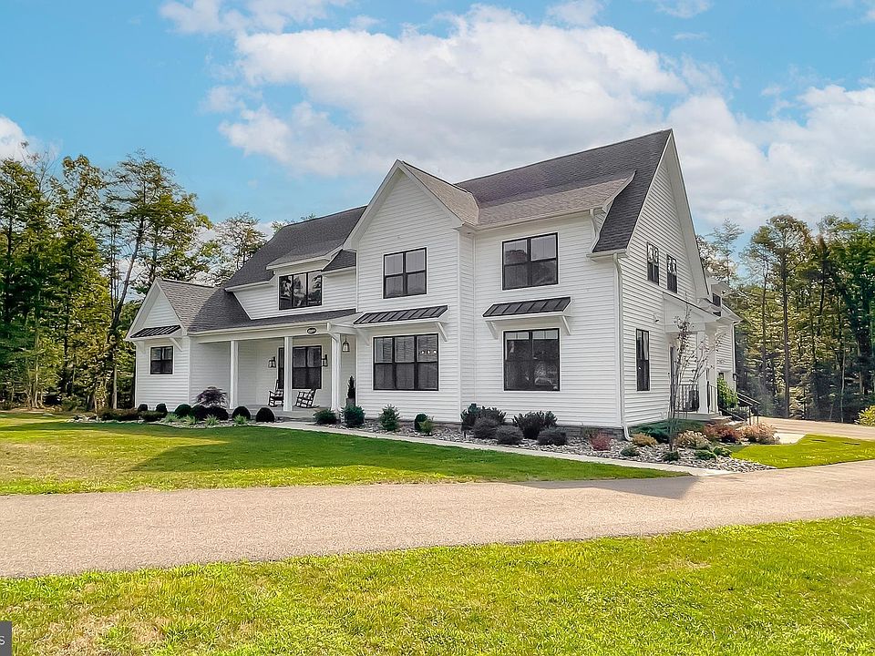 1st image of 40095 Greentree Dr