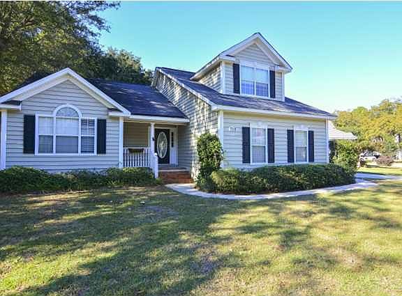 2nd image of 718 Majestic Oak Dr