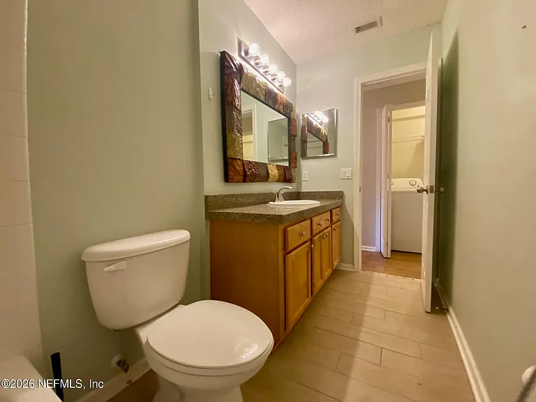 1530 Vineland Cir #B — Photo 24