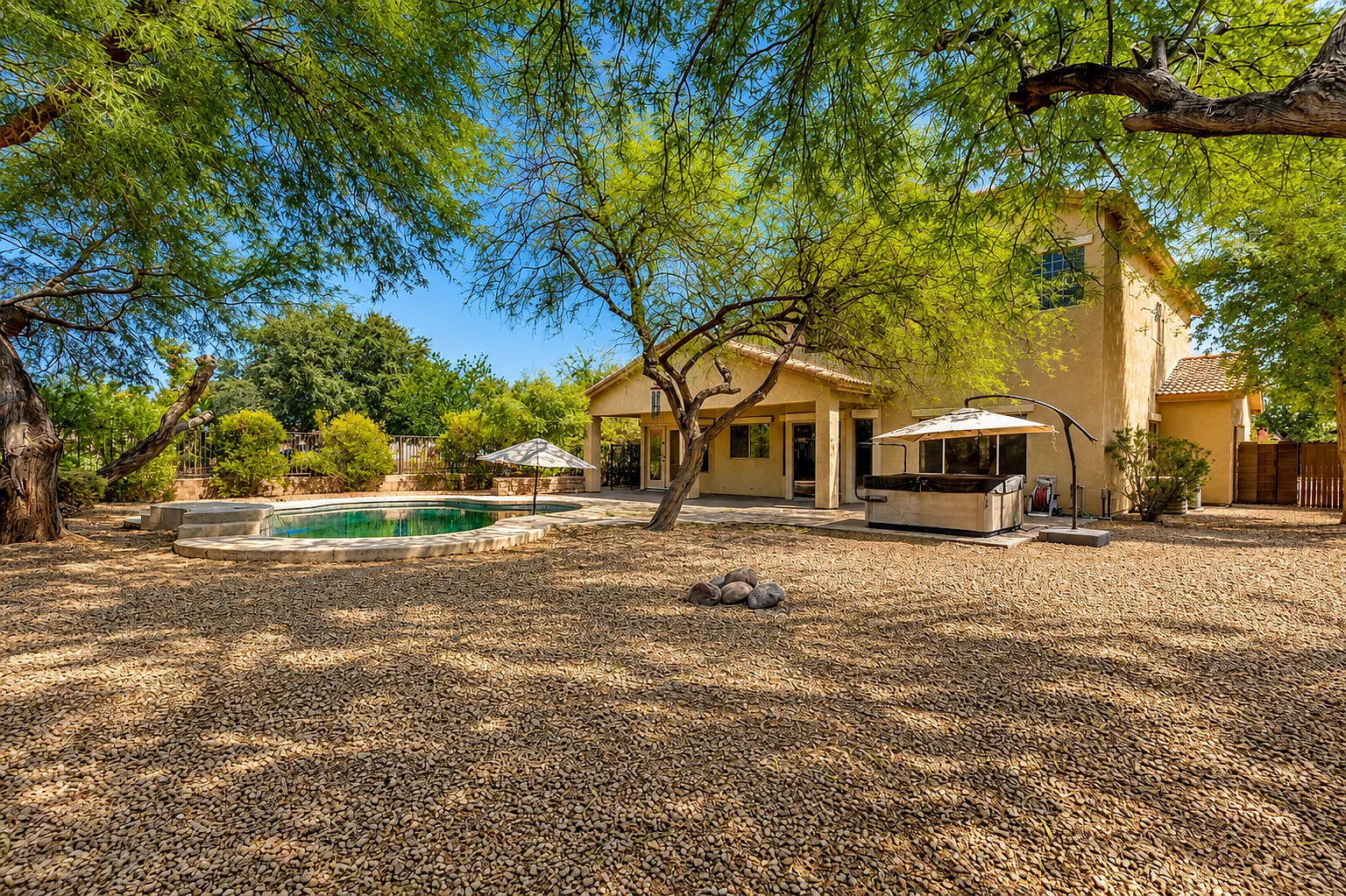4 bed, 2105 sqft, $2,999 — Photo 4