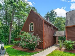 8 Woodridge Ln, Westford, MA 01886