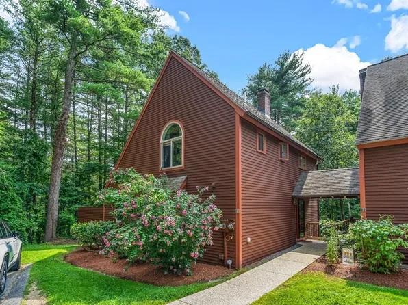 8 Woodridge Ln, Westford, MA 01886