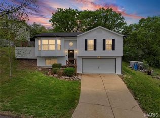 2766 Harmony Hills Dr, Arnold, MO 63010