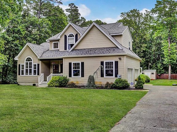 2nd image of 5 Country Woods Dr