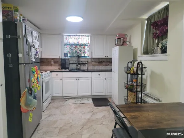 2430 8th St #Db, Fort Lee, NJ 07024