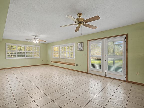 3rd image of 665 Moon Ranch Road