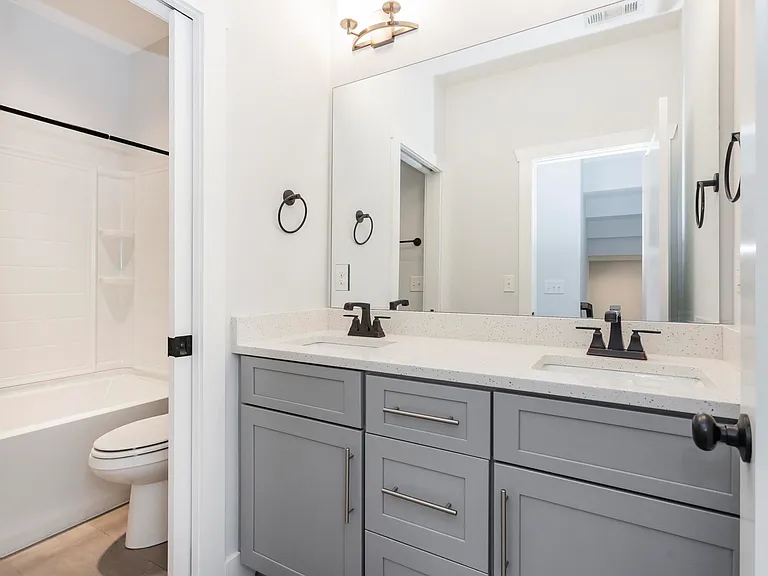 708 Tral St — Photo 33