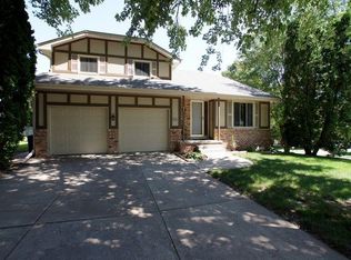 2804 Nottingham Dr, Bellevue, NE 68123