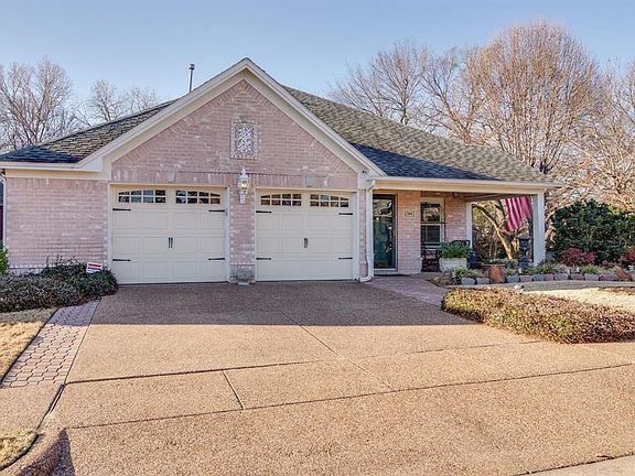 3rd image of 2301 Aberdeen Dr
