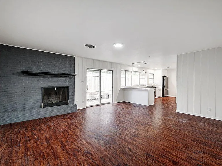 6108 Cherrylawn Cir — Photo 5