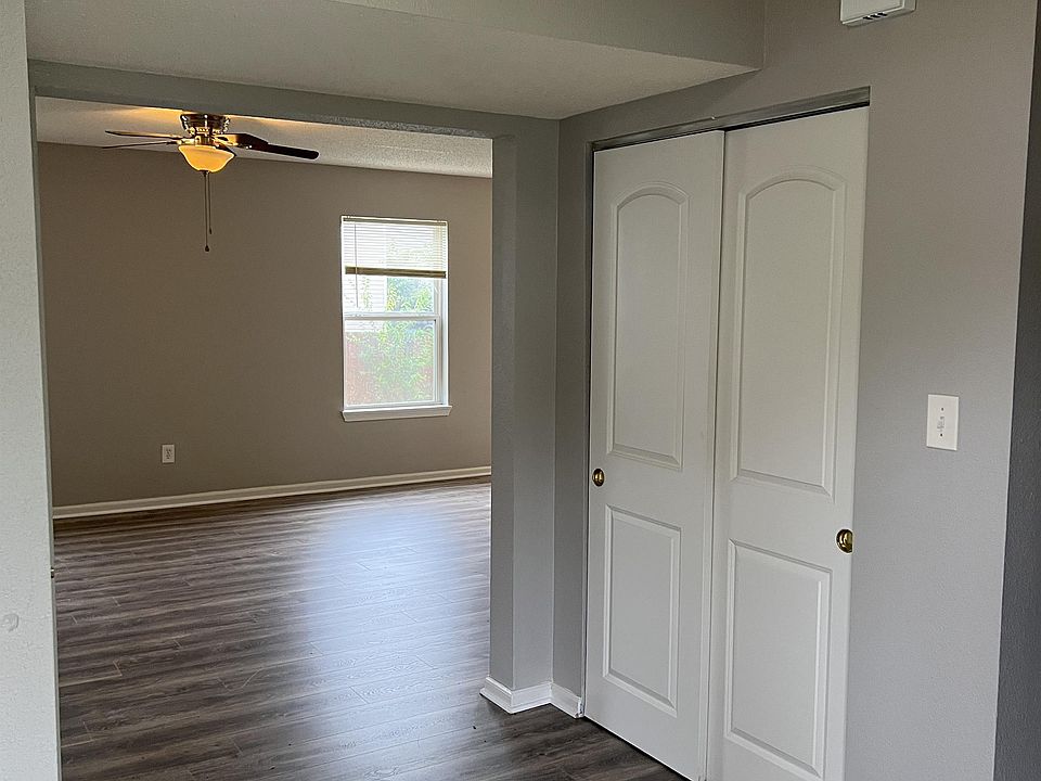 1st image of 10426 Apple Creek Way