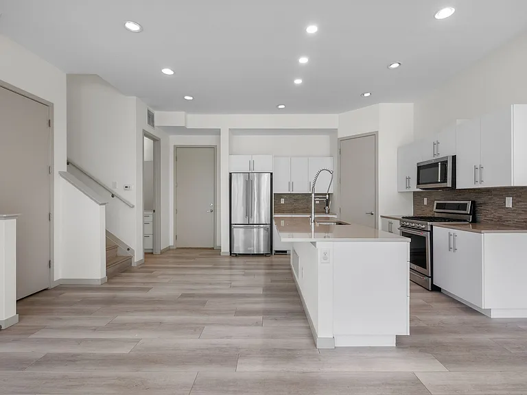 4015 Fenton Ct — Photo 10