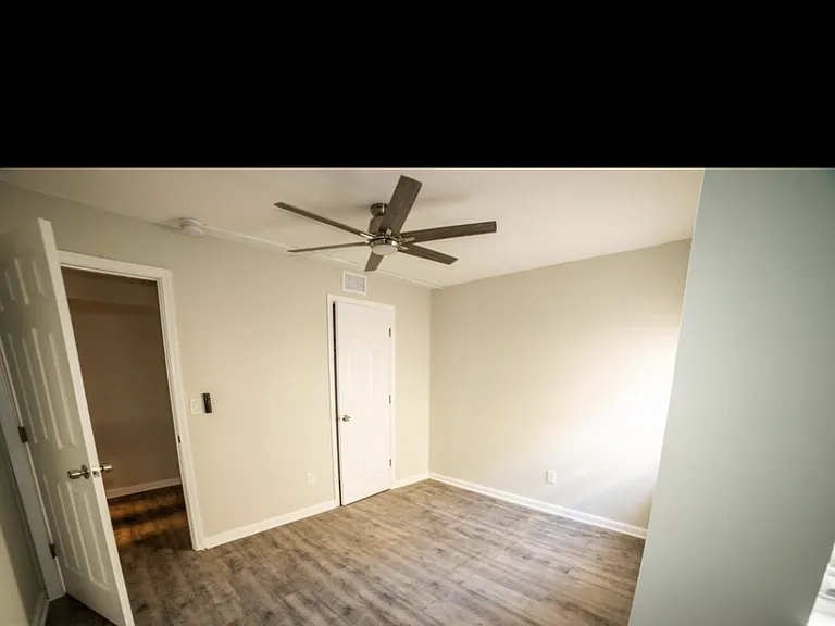 522 E 13th St #4 — Photo 10